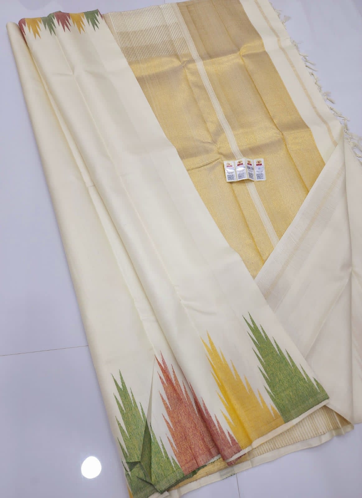Half White Temple Border Kanchipuram Silk Saree - Image 3