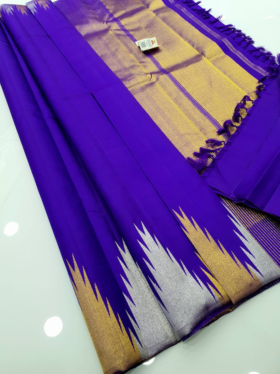 Violet Temple Border Kachipuram Silk Saree - Image 3